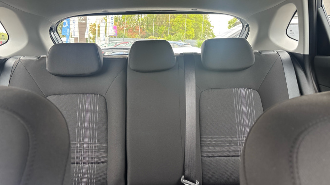 Hyundai i20 1.0T GDi 90 Element 5dr Petrol Hatchback - Image 15